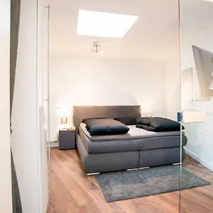 Apartment White Lofty Und White