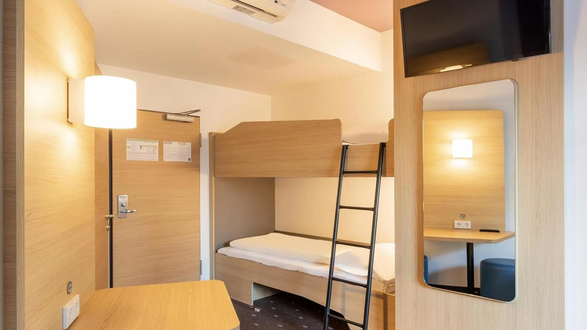B&B Hotel Duesseldorf-Airport 2*, Dusseldorf